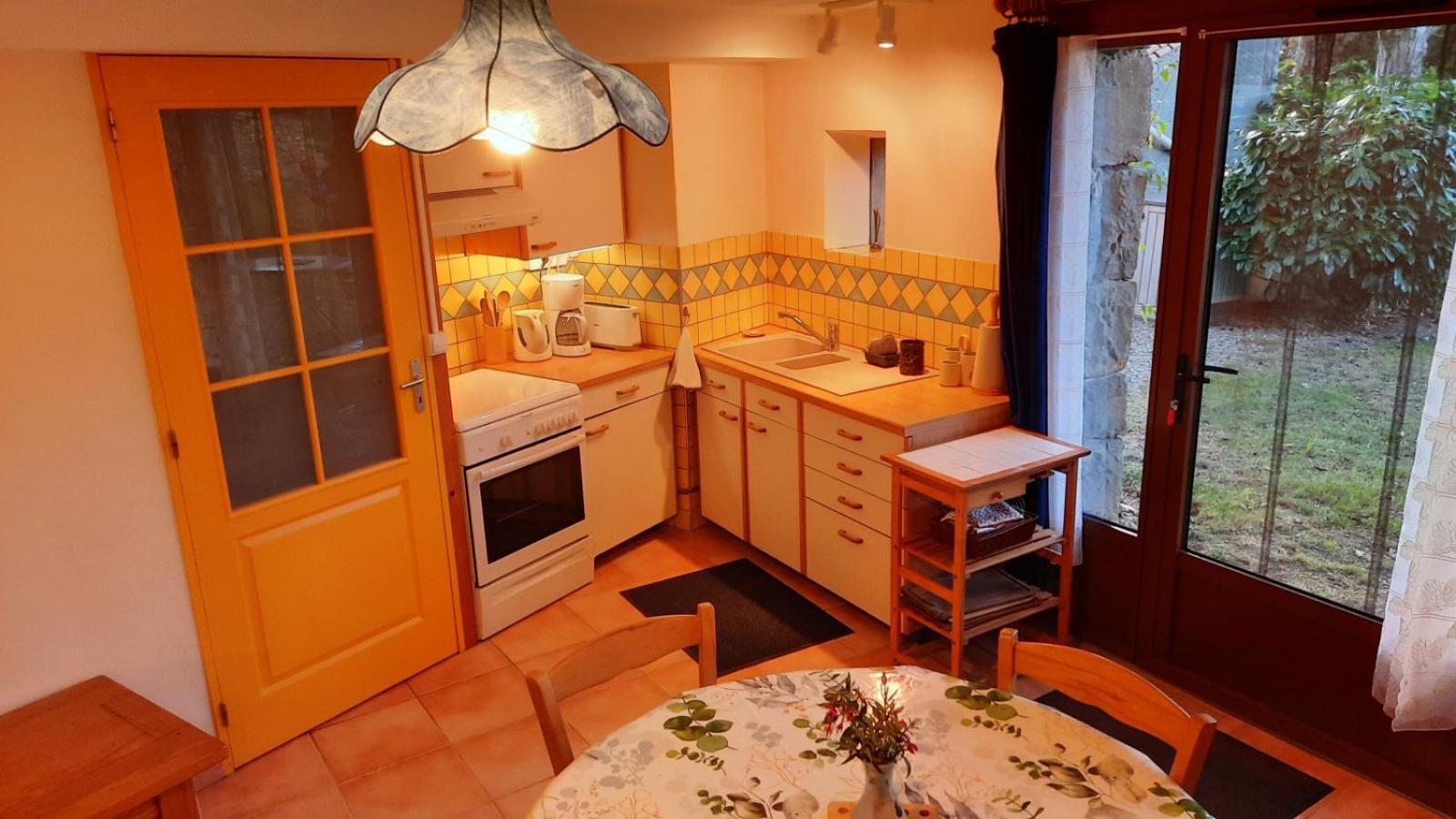 La Petite Maison Dans La Prairie Cassaignes Dış mekan fotoğraf
